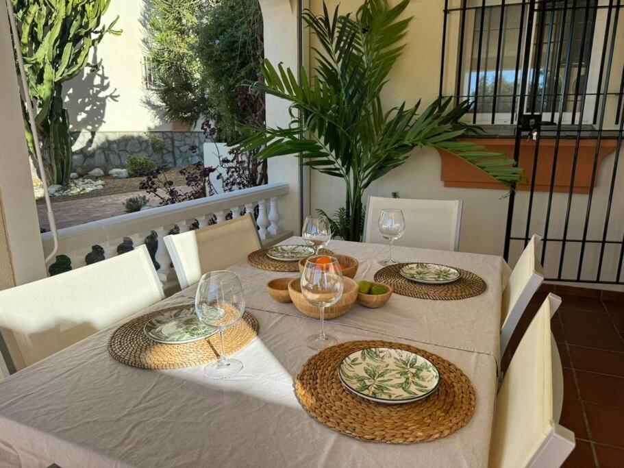 Nuevo Torrox Deluxe Beach & Piscina Esterno foto