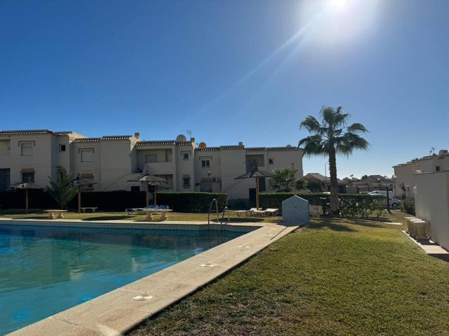 Nuevo Torrox Deluxe Beach & Piscina Esterno foto